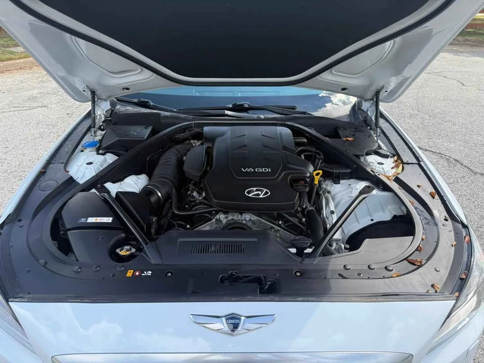 2015 Hyundai Genesis - Image 10 of 11