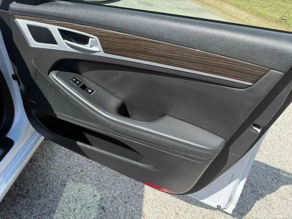 2015 Hyundai Genesis - Image 3 of 11