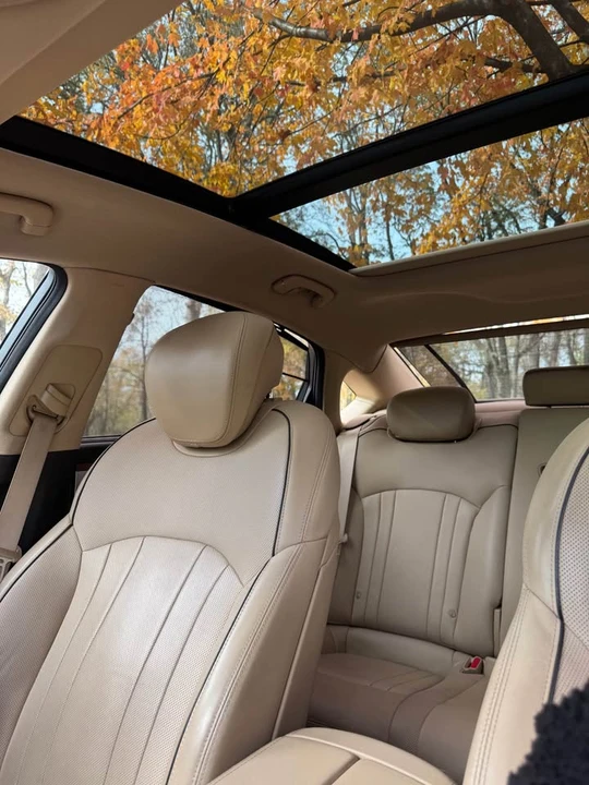 2015 Hyundai Genesis - Image 10 of 15