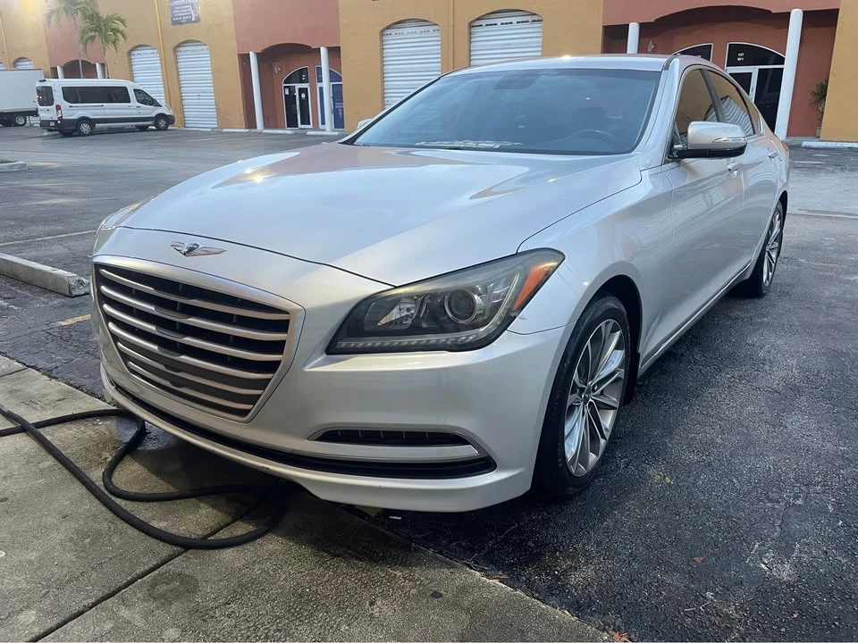 2015 Hyundai Genesis - Image 2 of 10
