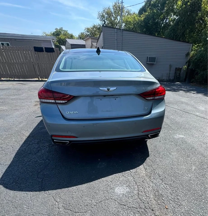 2015 Hyundai Genesis - Image 4 of 17
