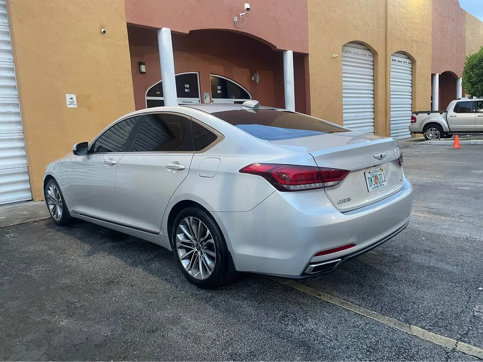 2015 Hyundai Genesis - Image 4 of 10