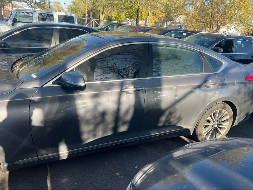 2015 Hyundai Genesis - Image 2 of 5