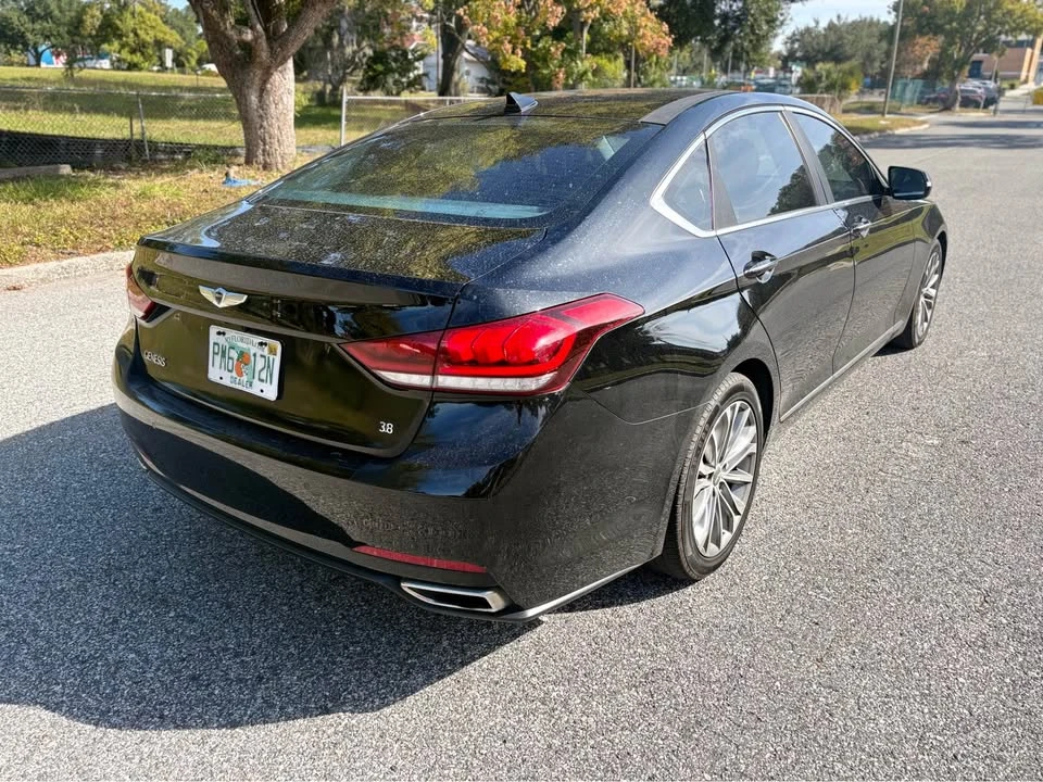 2015 Hyundai Genesis - Image 12 of 14