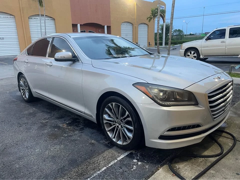 2015 Hyundai Genesis - Image 5 of 10