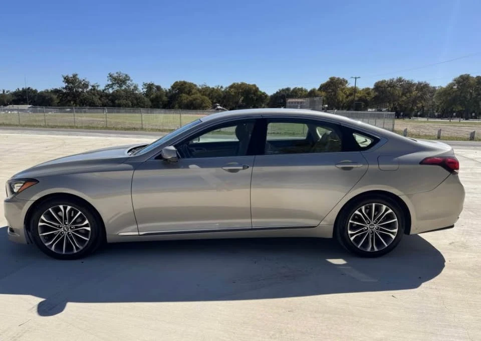 2015 Hyundai Genesis - Image 4 of 11