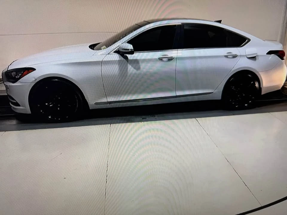 2015 Hyundai Genesis - Image 10 of 13