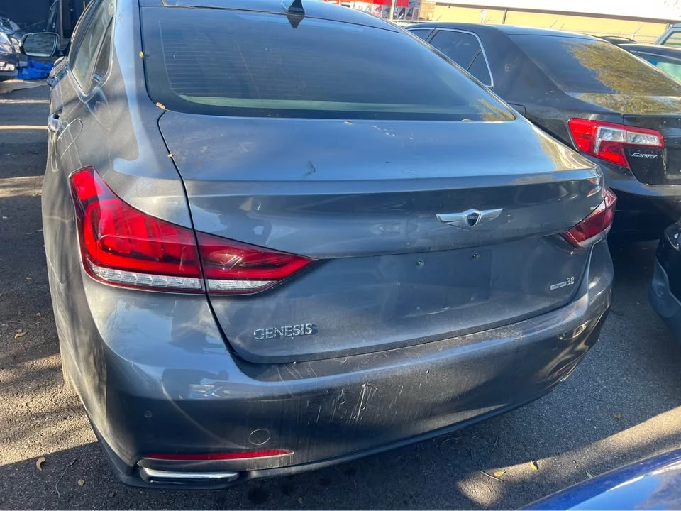 2015 Hyundai Genesis - Image 4 of 5