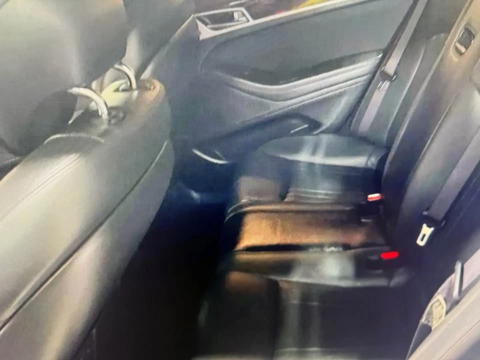 2015 Hyundai Genesis - Image 7 of 13
