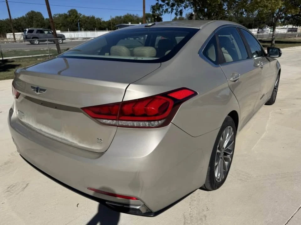 2015 Hyundai Genesis - Image 6 of 11