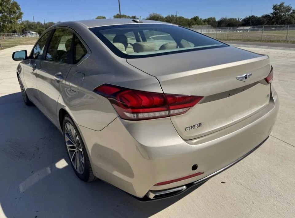 2015 Hyundai Genesis - Image 7 of 11