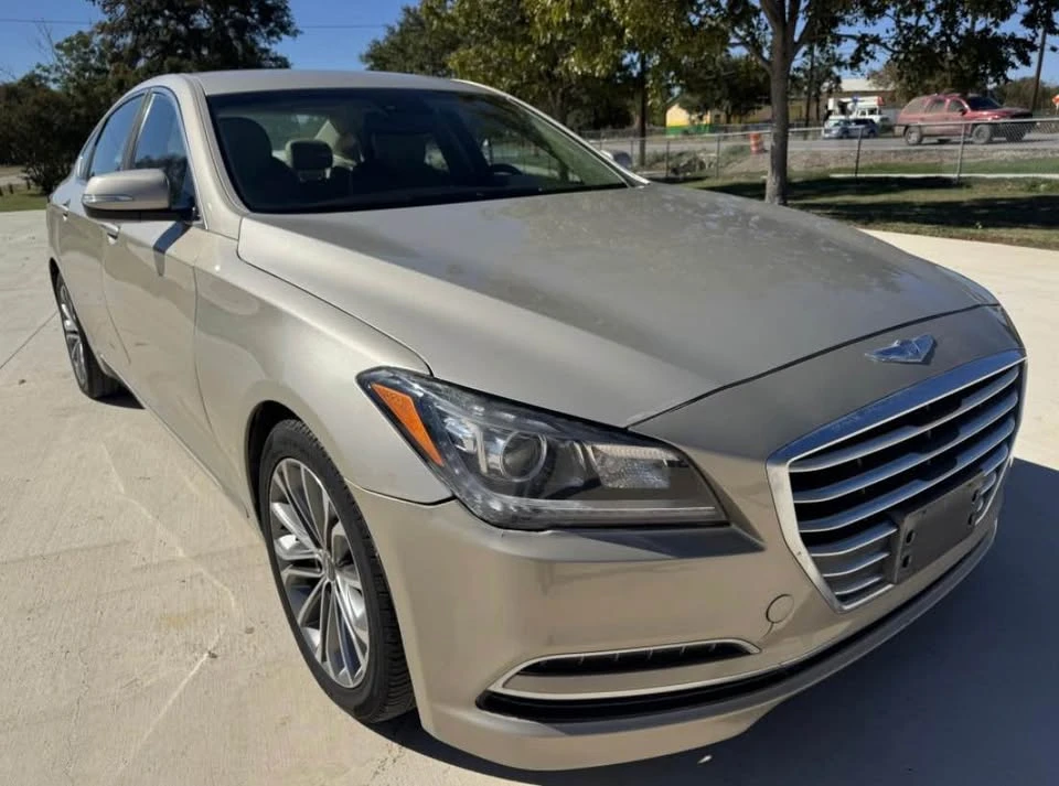 2015 Hyundai Genesis - Image 2 of 11