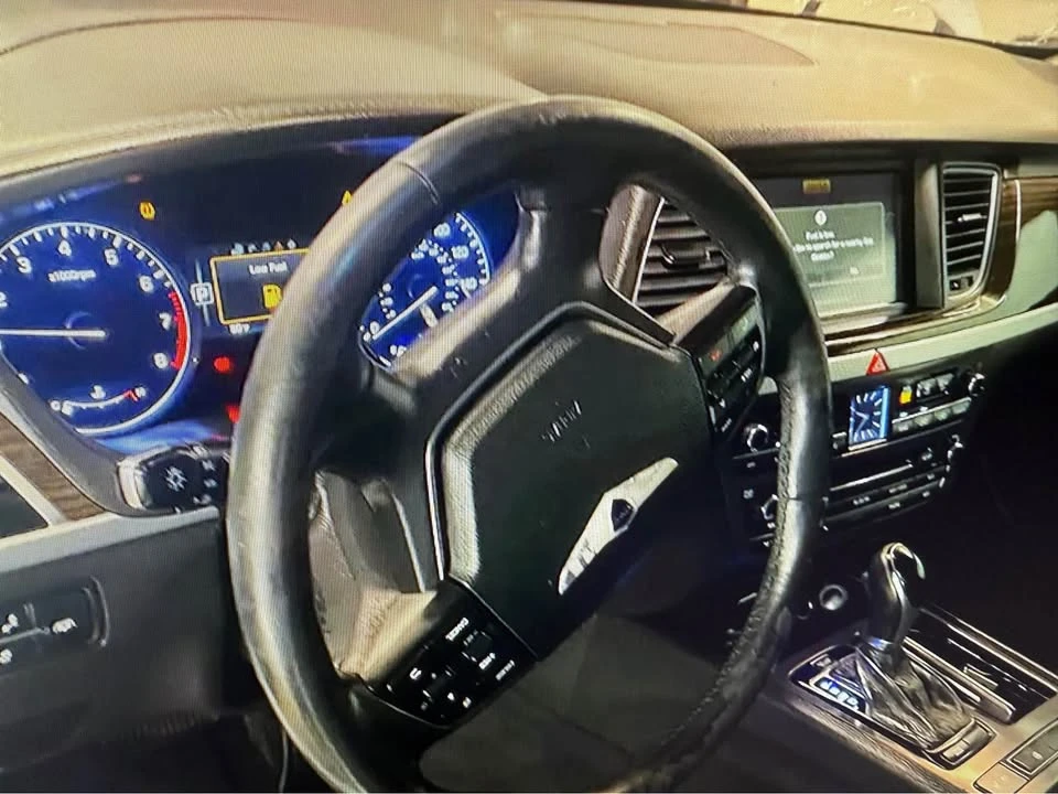 2015 Hyundai Genesis - Image 11 of 13