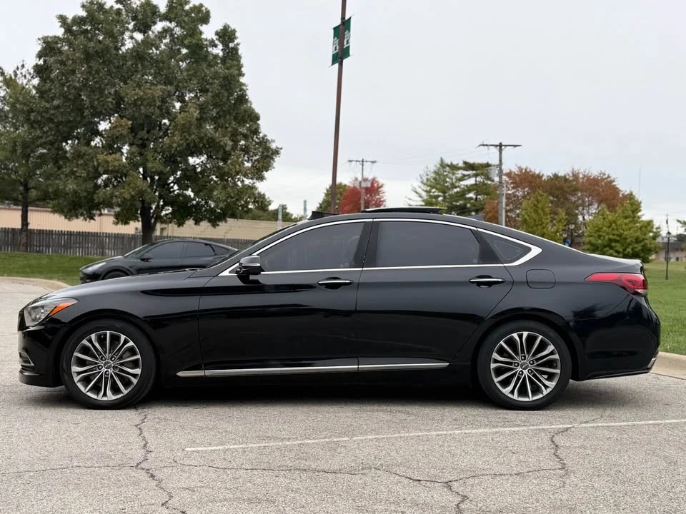 2015 Hyundai Genesis - Image 8 of 20