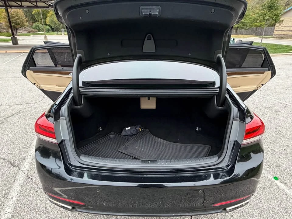 2015 Hyundai Genesis - Image 14 of 20