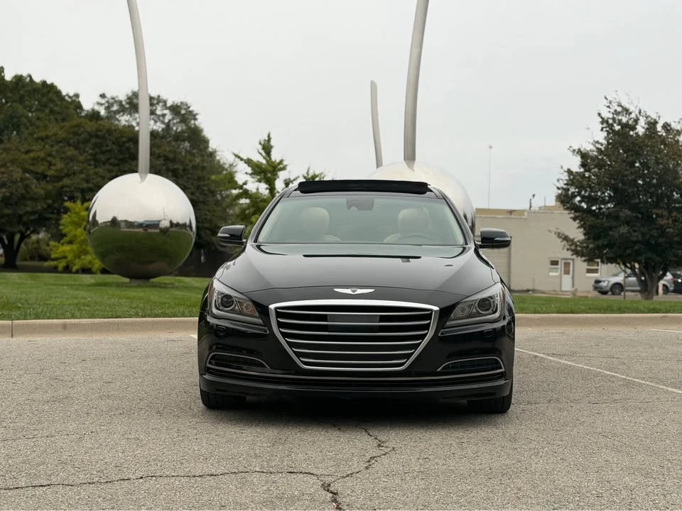 2015 Hyundai Genesis - Image 2 of 20