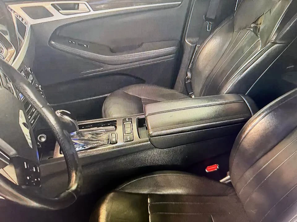 2015 Hyundai Genesis - Image 6 of 13