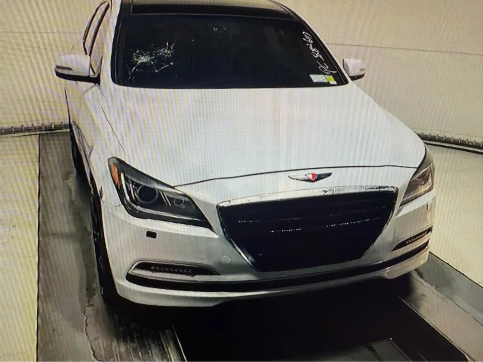2015 Hyundai Genesis - Image 4 of 13