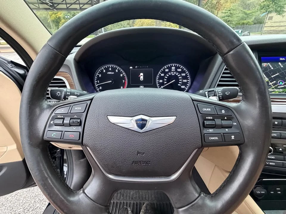 2015 Hyundai Genesis - Image 16 of 20