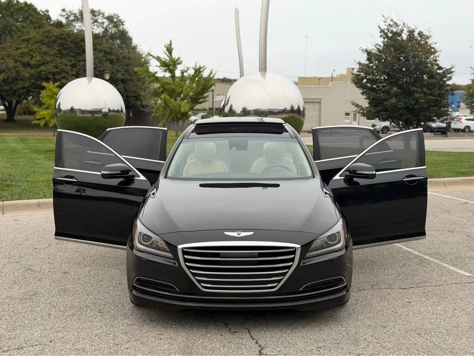 2015 Hyundai Genesis - Image 13 of 20