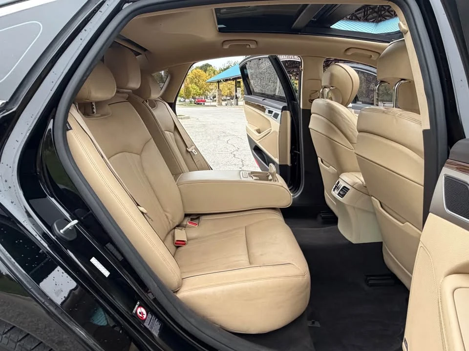 2015 Hyundai Genesis - Image 11 of 20