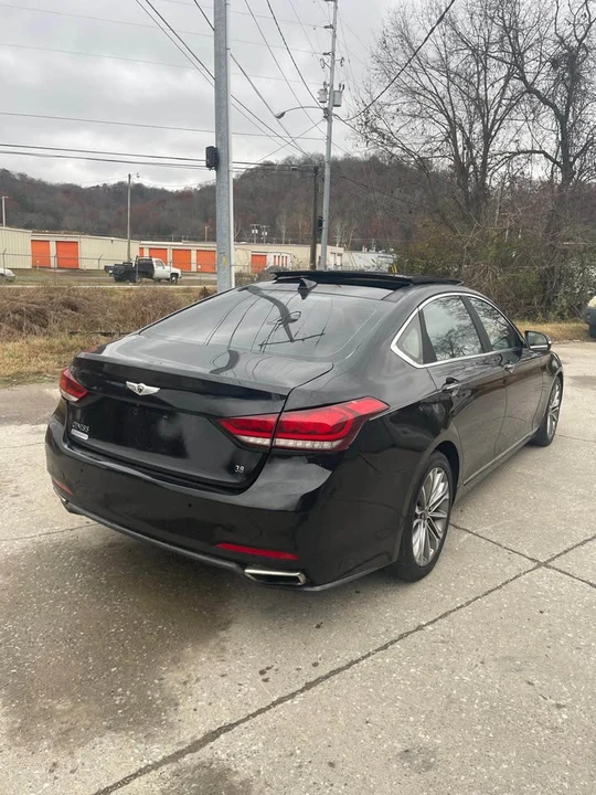 2015 Hyundai Genesis - Image 6 of 17