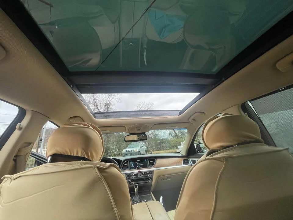2015 Hyundai Genesis - Image 9 of 17