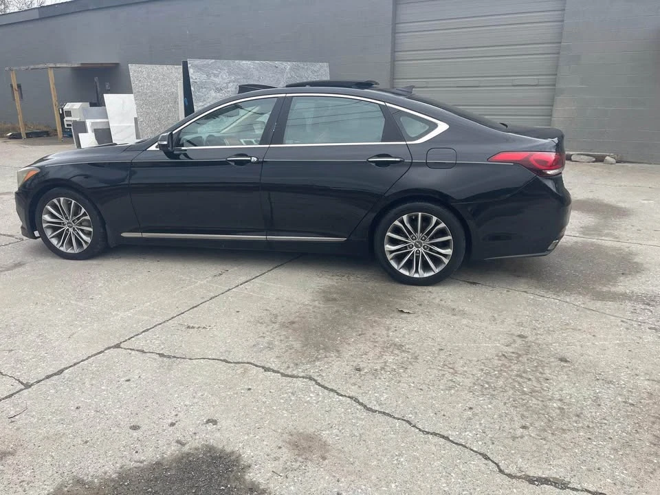 2015 Hyundai Genesis - Image 7 of 17