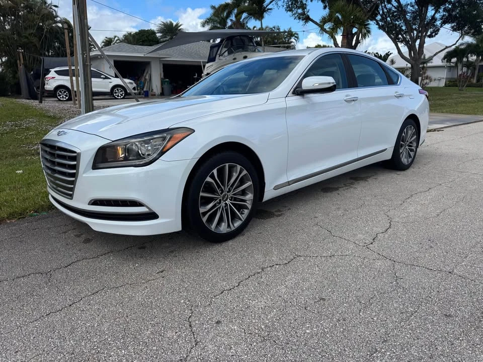 2015 Hyundai Genesis - Image 2 of 14