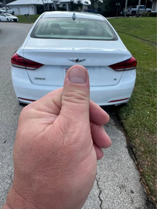 2015 Hyundai Genesis - Image 7 of 14