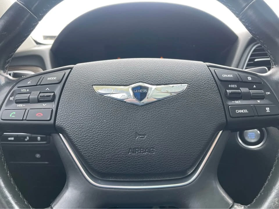 2015 Hyundai Genesis - Image 12 of 19