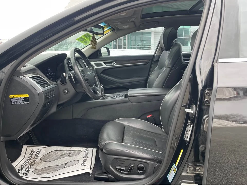 2015 Hyundai Genesis - Image 9 of 19