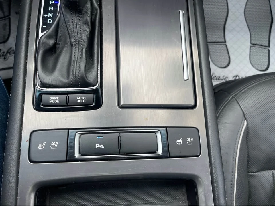 2015 Hyundai Genesis - Image 18 of 19