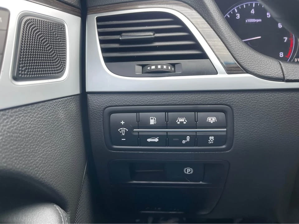 2015 Hyundai Genesis - Image 19 of 19