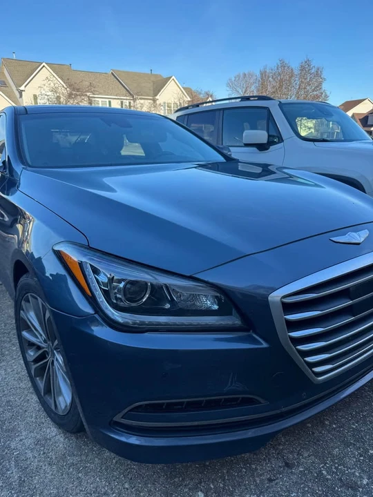 2015 Hyundai Genesis - Image 2 of 4