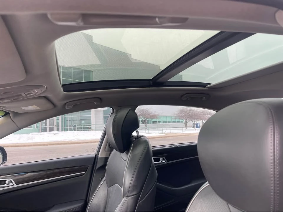 2015 Hyundai Genesis - Image 10 of 19