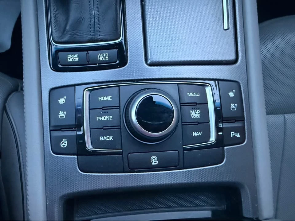 2015 Hyundai Genesis - Image 19 of 20