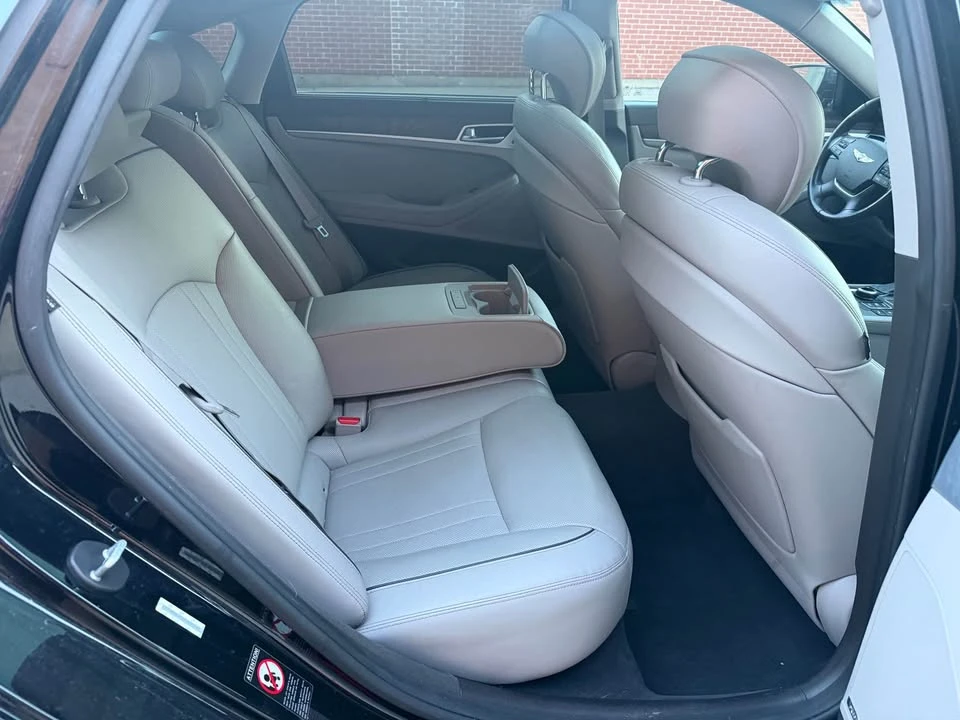 2015 Hyundai Genesis - Image 9 of 20