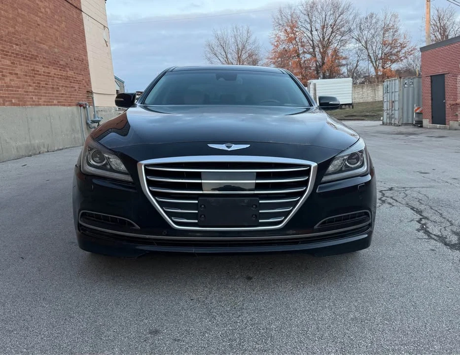 2015 Hyundai Genesis - Image 2 of 20