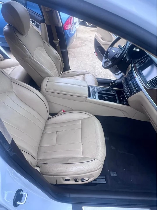 2015 Hyundai Genesis - Image 8 of 10