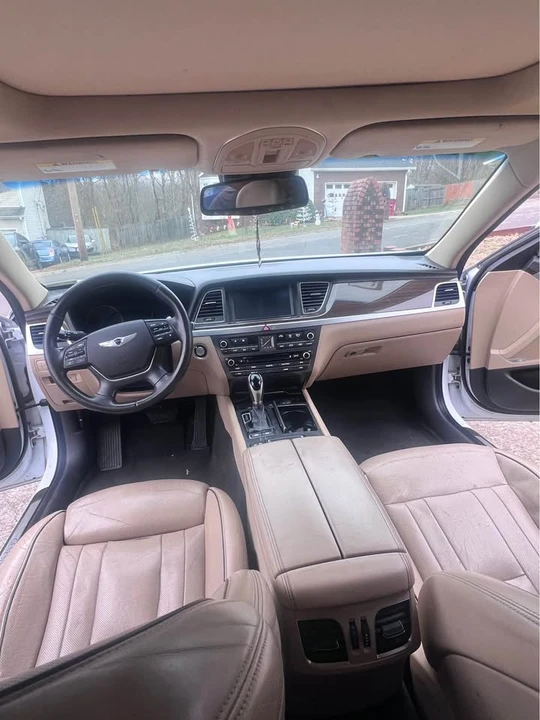 2015 Hyundai Genesis - Image 6 of 10
