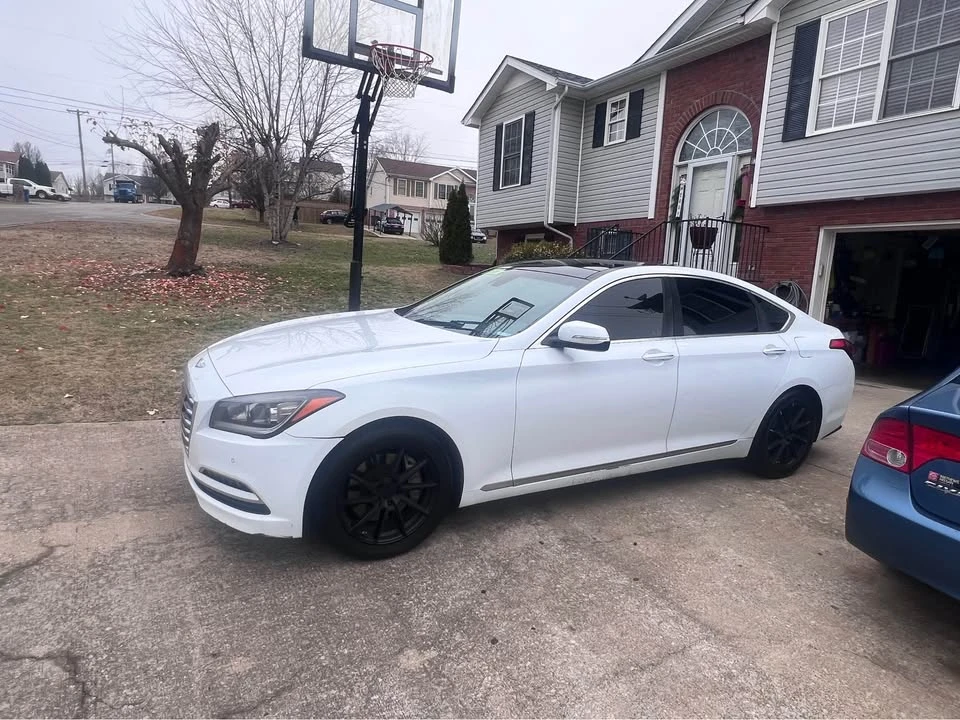 2015 Hyundai Genesis - Image 4 of 10