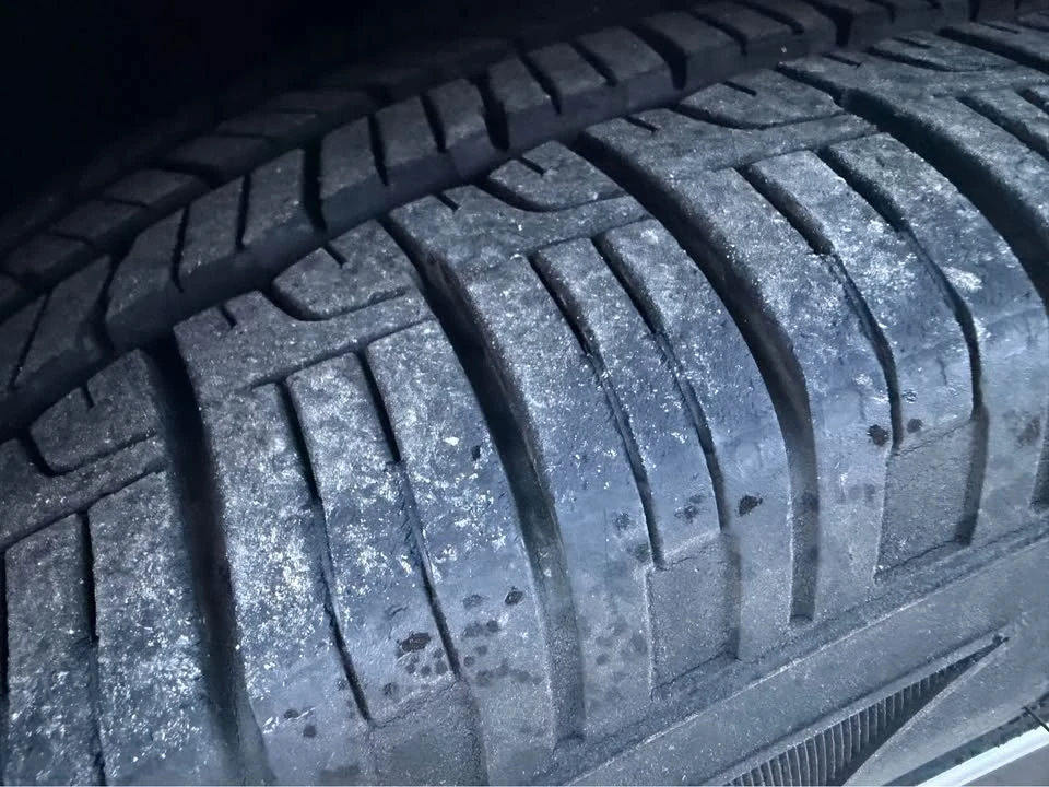 2015 Hyundai Genesis - Image 8 of 20