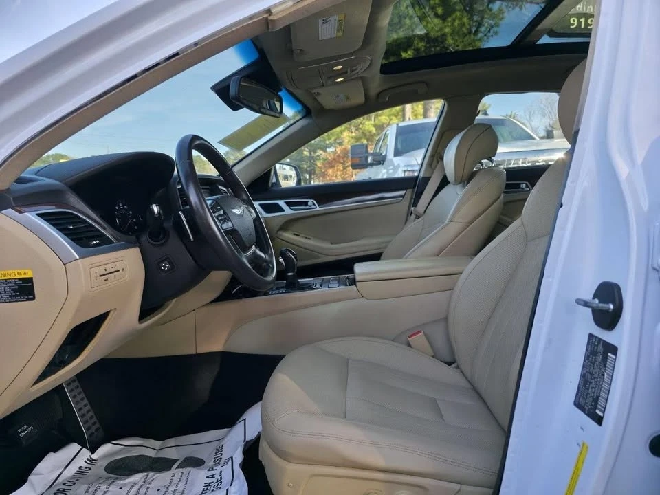 2015 Hyundai Genesis - Image 5 of 18