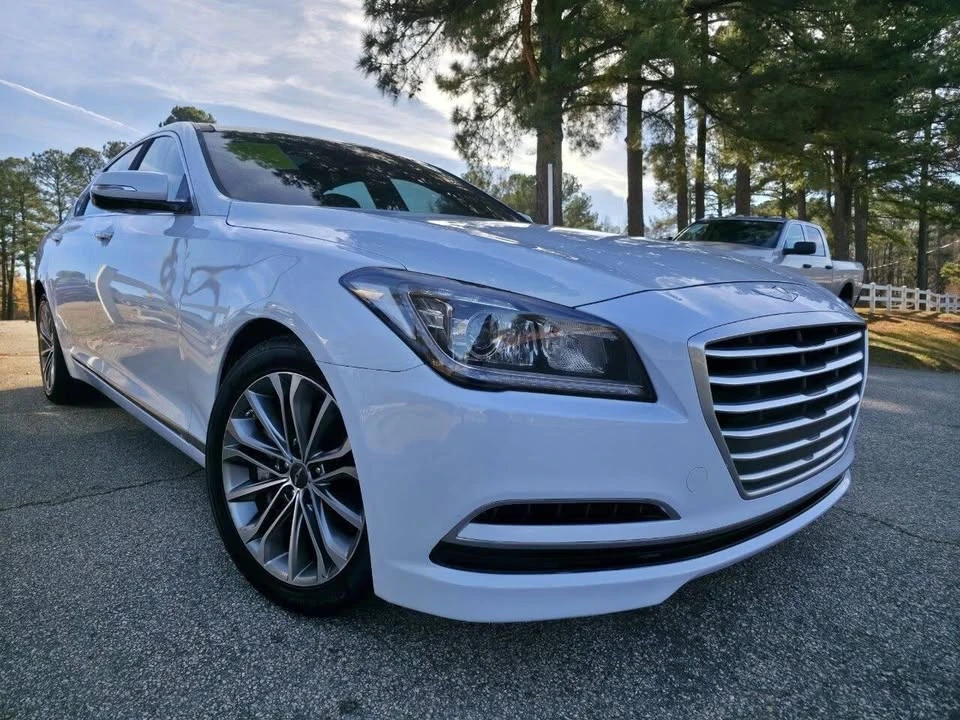 2015 Hyundai Genesis - Image 3 of 18