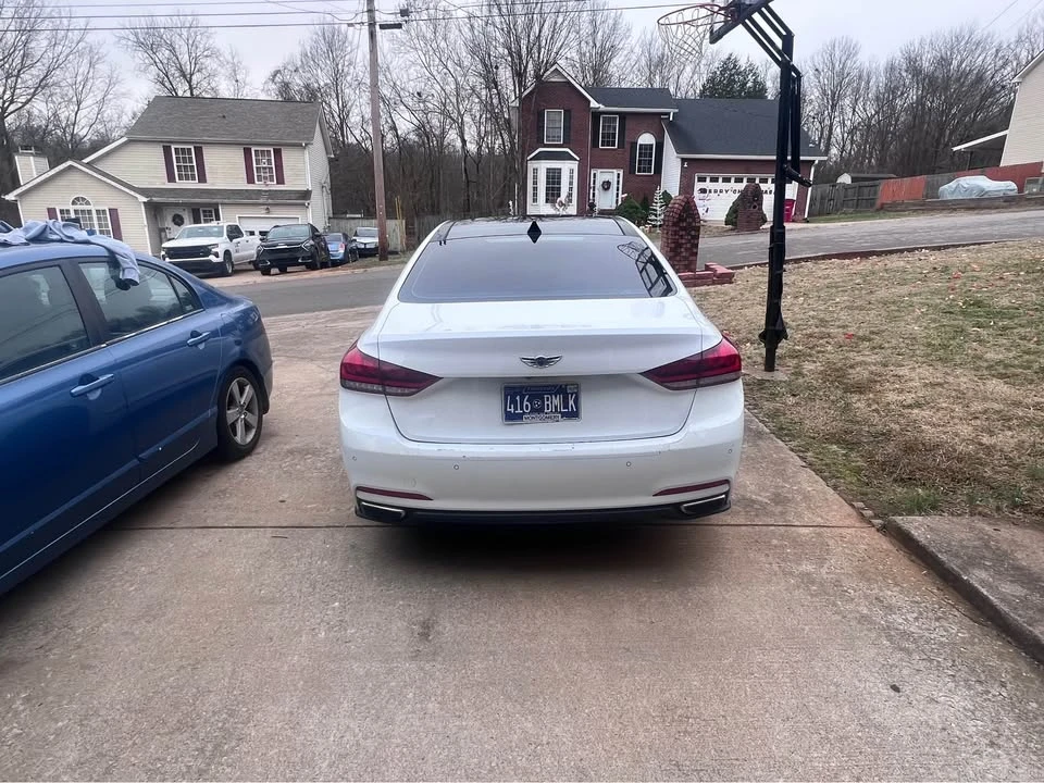 2015 Hyundai Genesis - Image 2 of 10