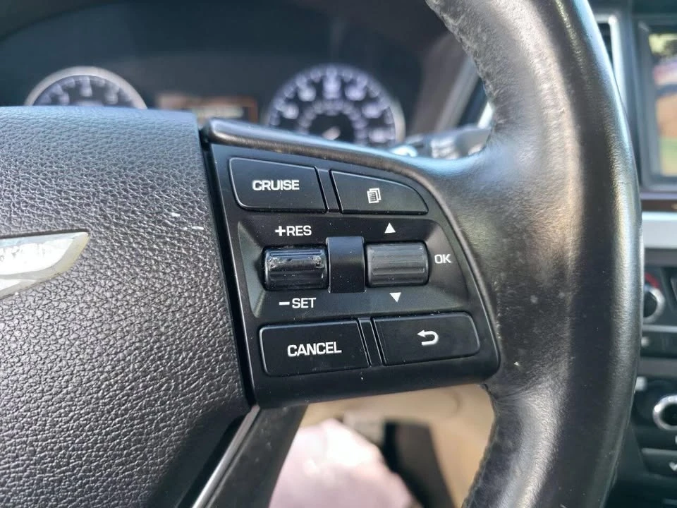 2015 Hyundai Genesis - Image 9 of 18