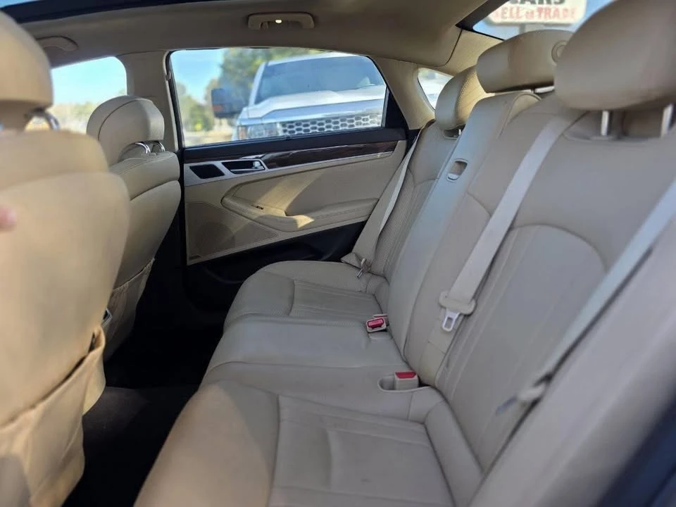 2015 Hyundai Genesis - Image 15 of 18