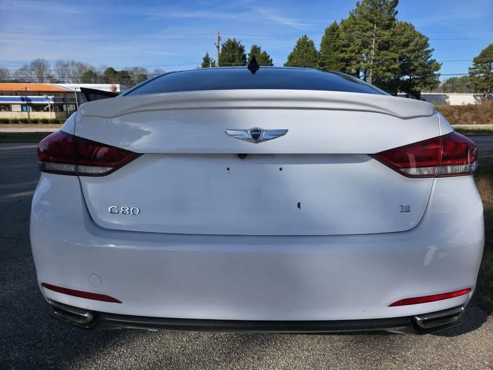 2015 Hyundai Genesis - Image 4 of 18