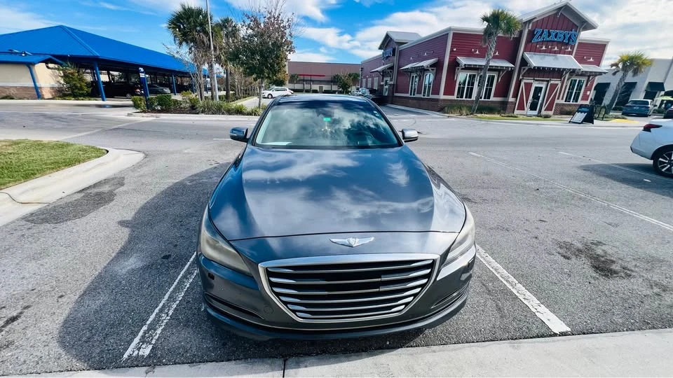 2015 Hyundai Genesis - Image 4 of 8